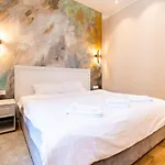 Black Gate - Quiet Studio In The Heart Of Old Town With Free Private Secured Parking