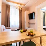 Black Gate - Quiet Studio In The Heart Of Old Town With Free Private Secured Parking