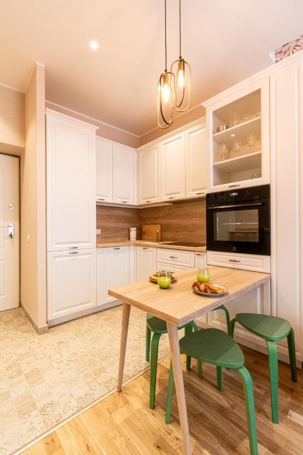Black Gate - Quiet In The Heart Of Old Town With Free Private Secured Parking Braşov