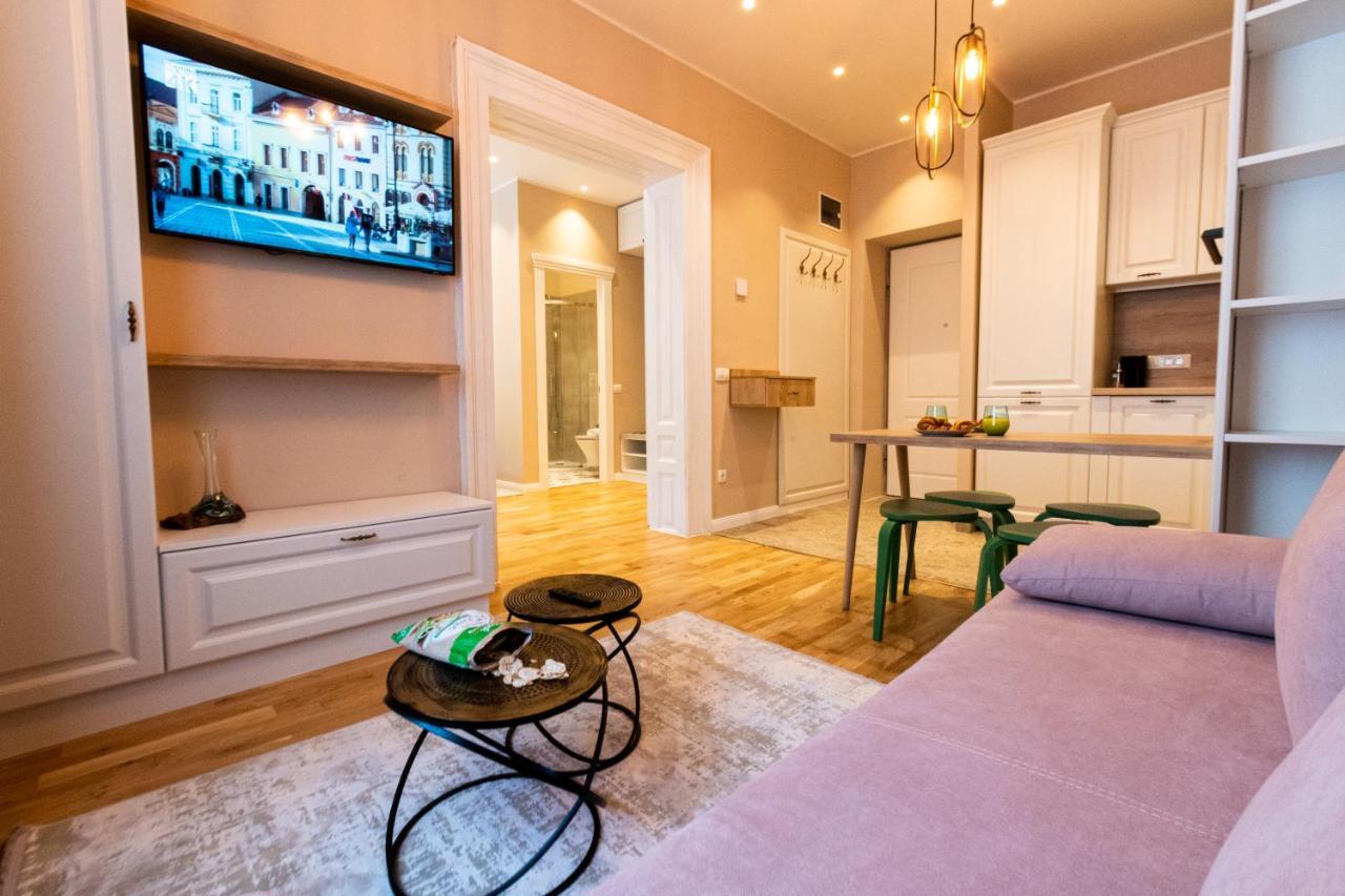Black Gate - Quiet In The Heart Of Old Town With Free Private Secured Parking Appartamento *